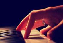 欧冠-莱万梅开二度奥尔莫破门 巴萨3-0布雷斯特.