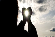 开云官网：不受场外风波影响！内马尔社媒晒照：与伴侣一起带娃.